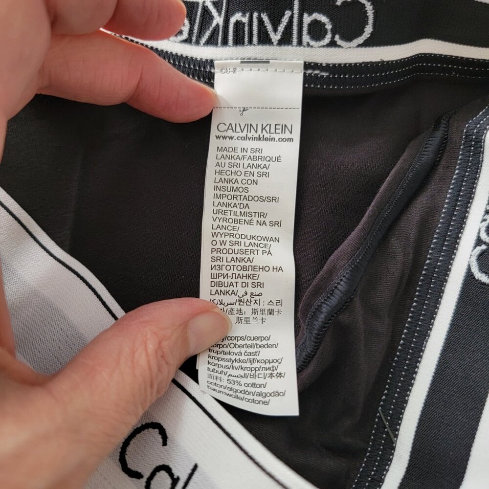 Calvin Klein Modern Cotton bikini panties, featuring a branded waistband - Picture 9 of 10